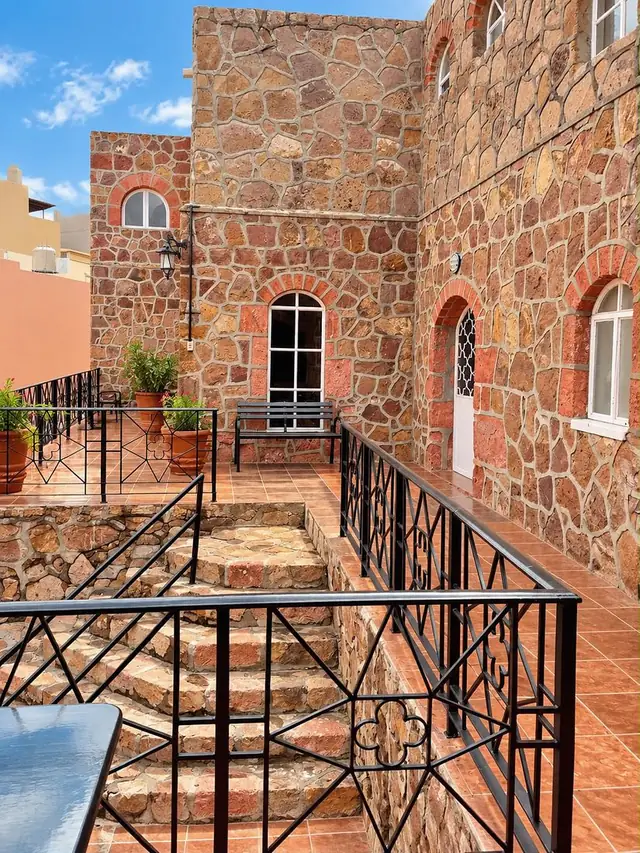 Terraza con barandal de herrería